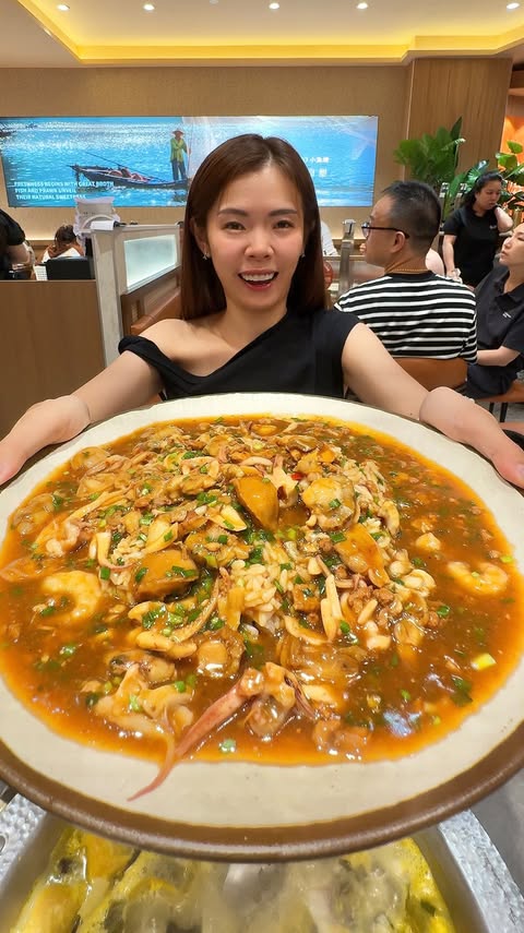 Little Pond (VivoCity)